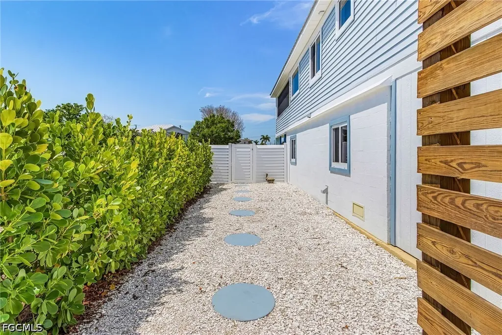 24525 Dolphin Street Bonita Springs FL 34134