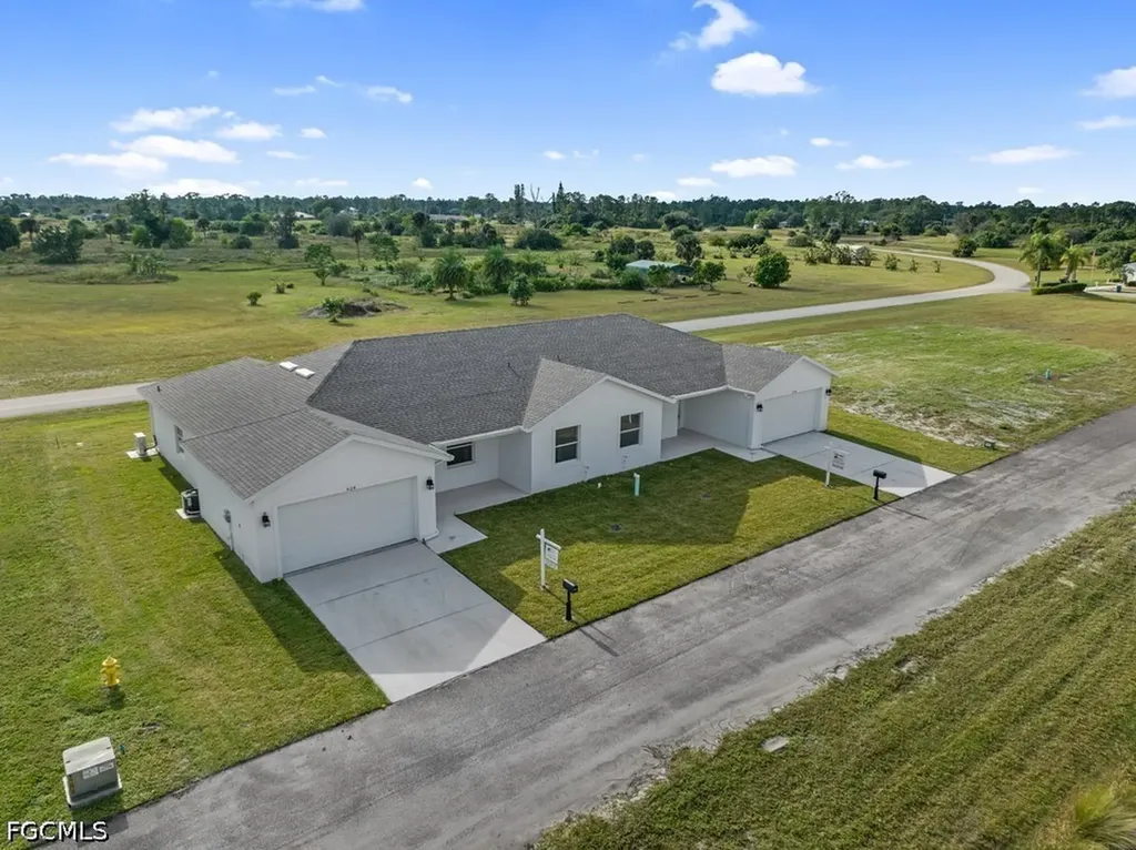 628 Falls Lane Lehigh Acres FL 33974