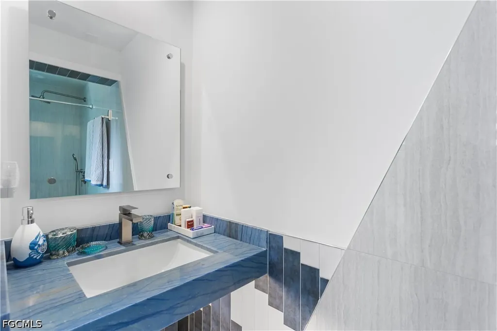240 Southwinds Drive Sanibel FL 33957