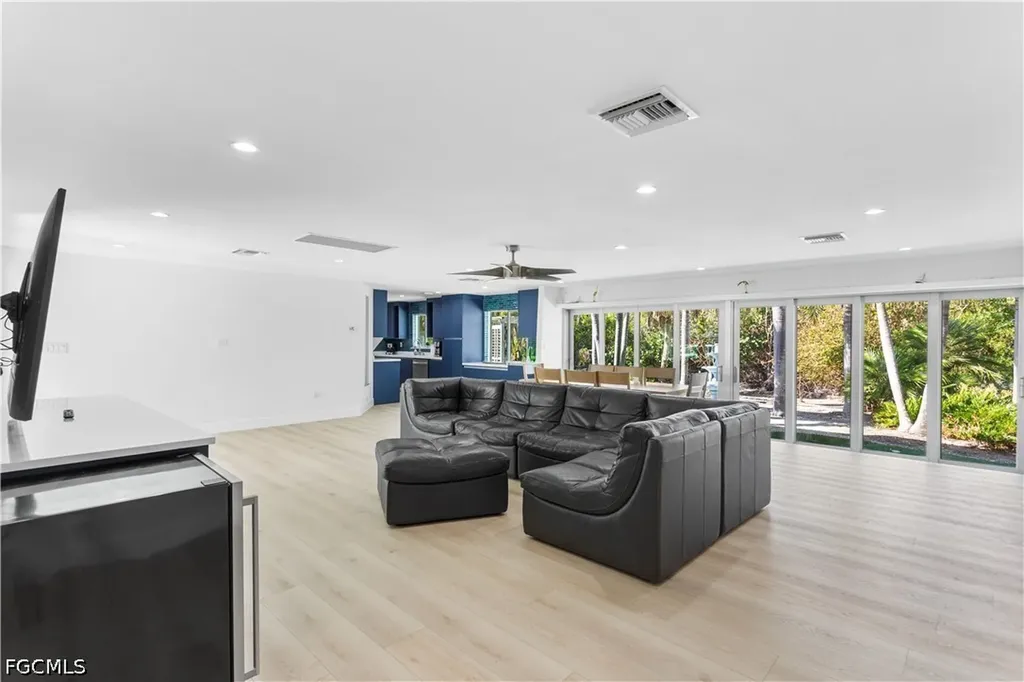 240 Southwinds Drive Sanibel FL 33957