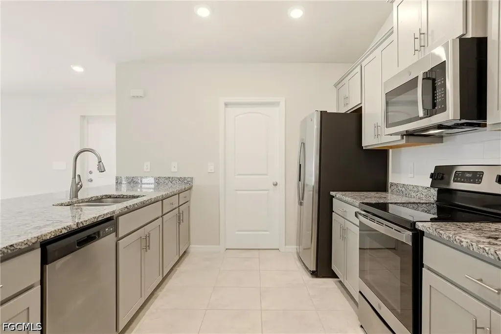 3600 NE 20th Place Cape Coral FL 33909