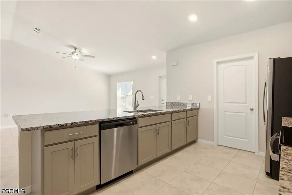 3600 NE 20th Place Cape Coral FL 33909
