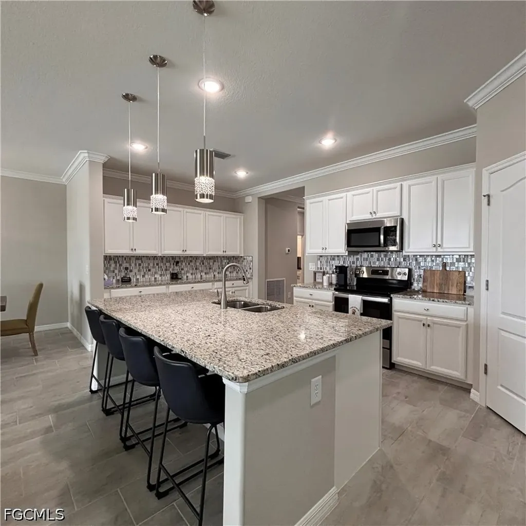 4028 E Hampton Circle Alva FL 33920