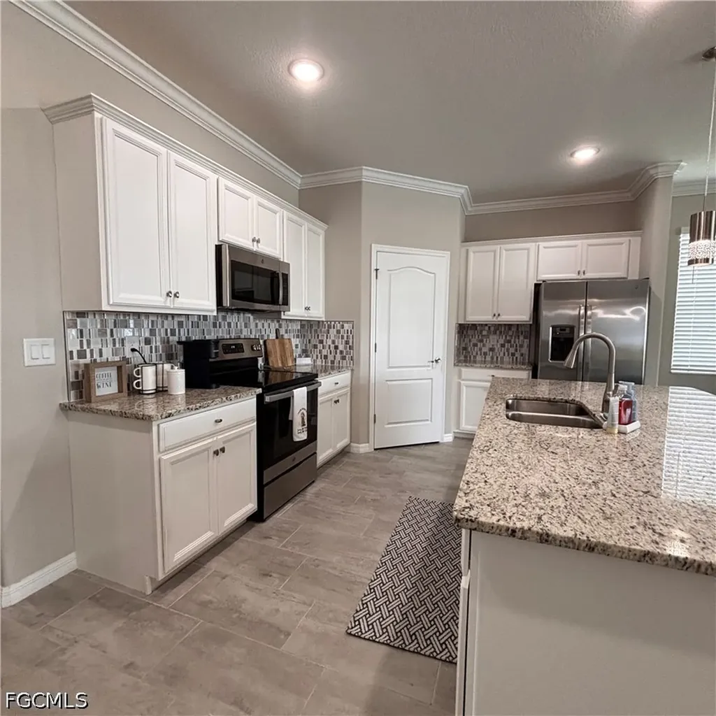 4028 E Hampton Circle Alva FL 33920
