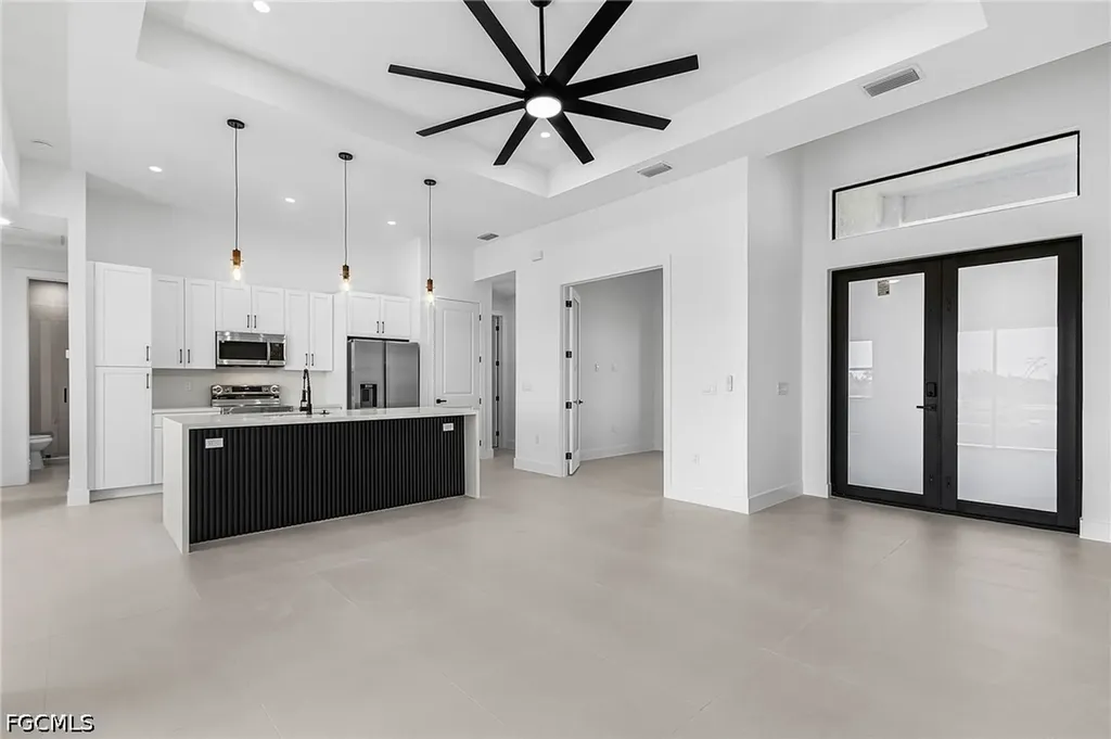800 NW 8th Terrace Cape Coral FL 33993