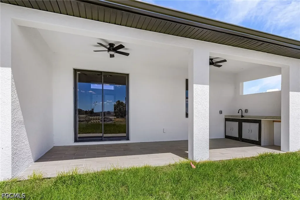 800 NW 8th Terrace Cape Coral FL 33993