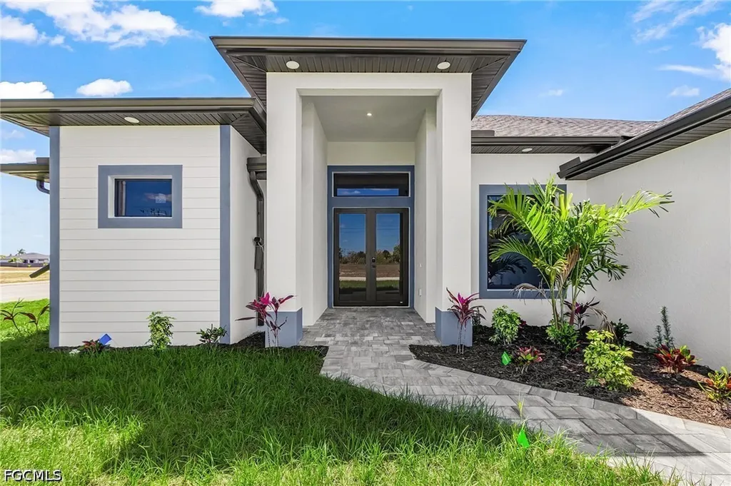 800 NW 8th Terrace Cape Coral FL 33993