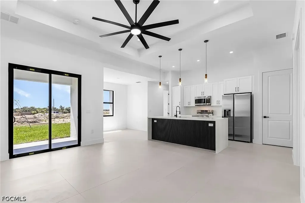800 NW 8th Terrace Cape Coral FL 33993