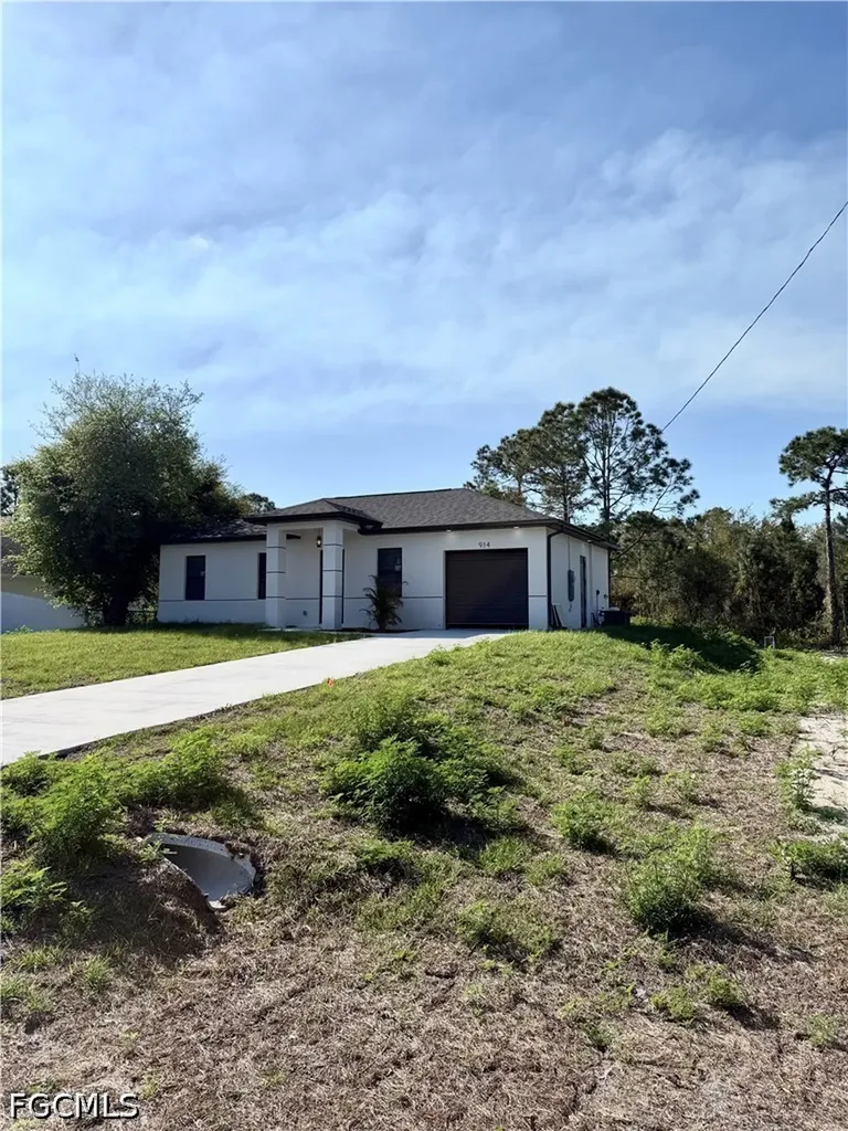 914 Sunrise Boulevard Lehigh Acres FL 33974