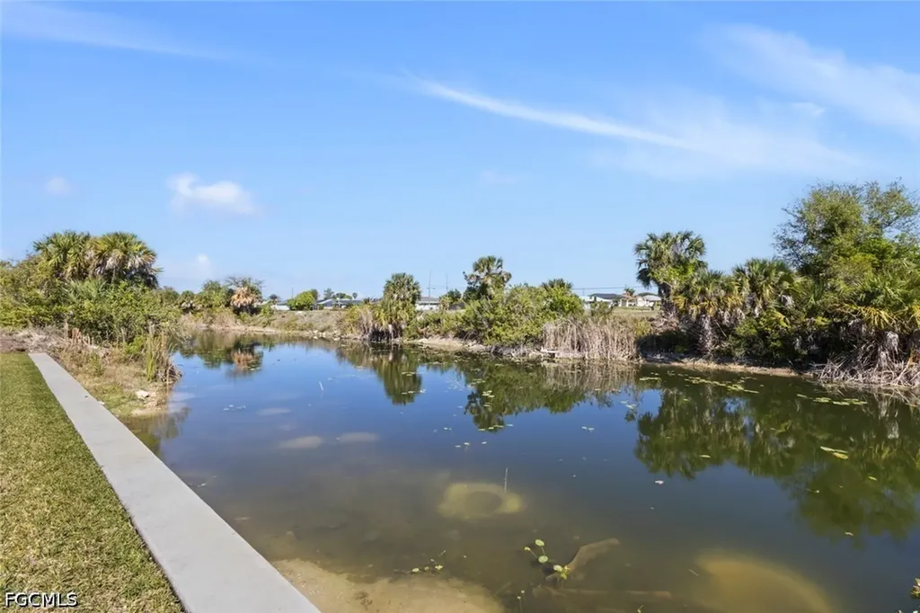 1803 NE 17th Terrace Cape Coral FL 33909