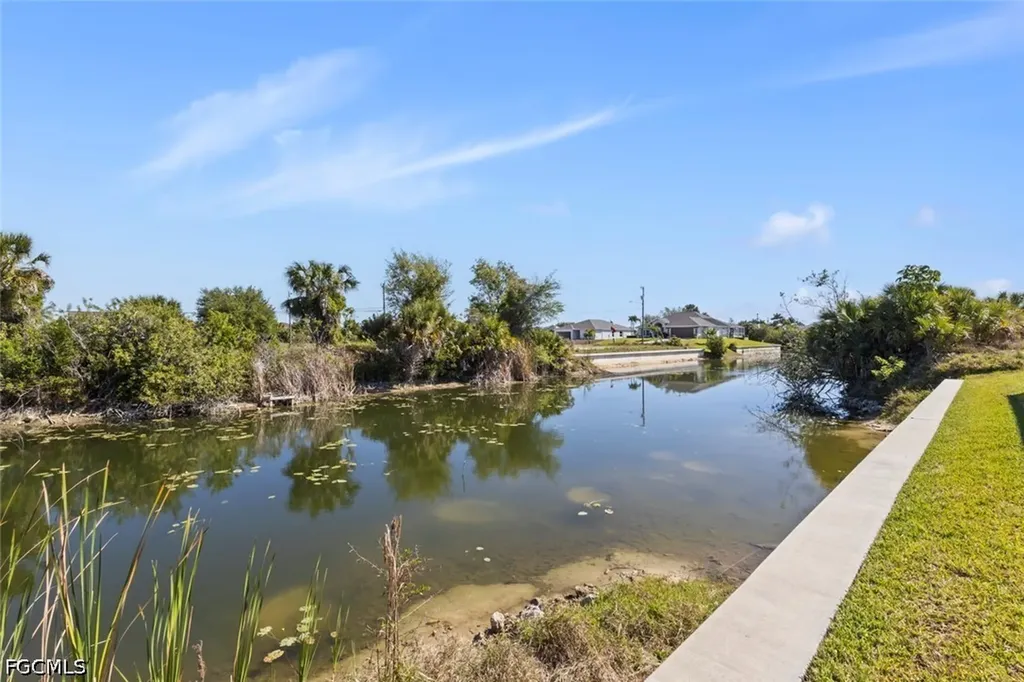 1803 NE 17th Terrace Cape Coral FL 33909