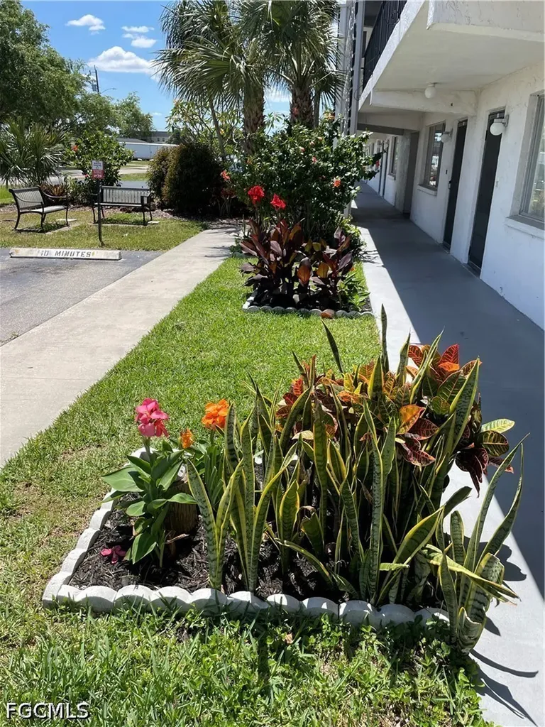 4906 Victoria Drive Cape Coral FL 33904