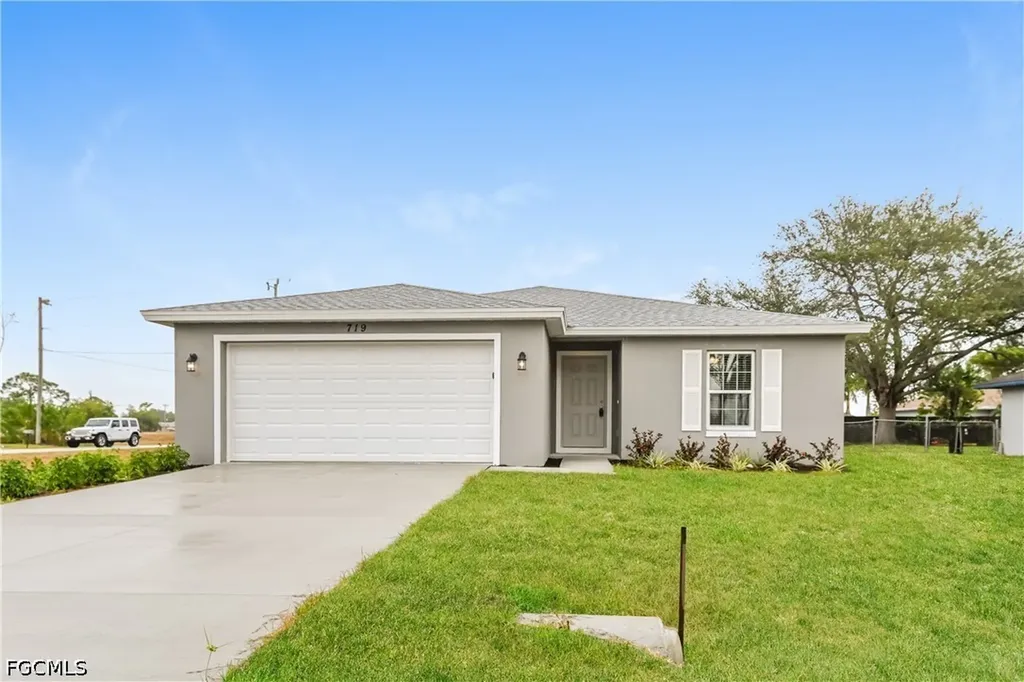 719 SW 13th Terrace Cape Coral FL 33991