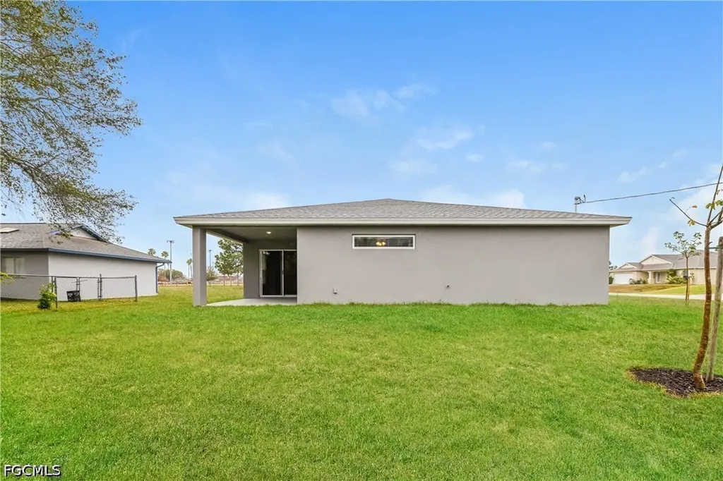 719 SW 13th Terrace Cape Coral FL 33991