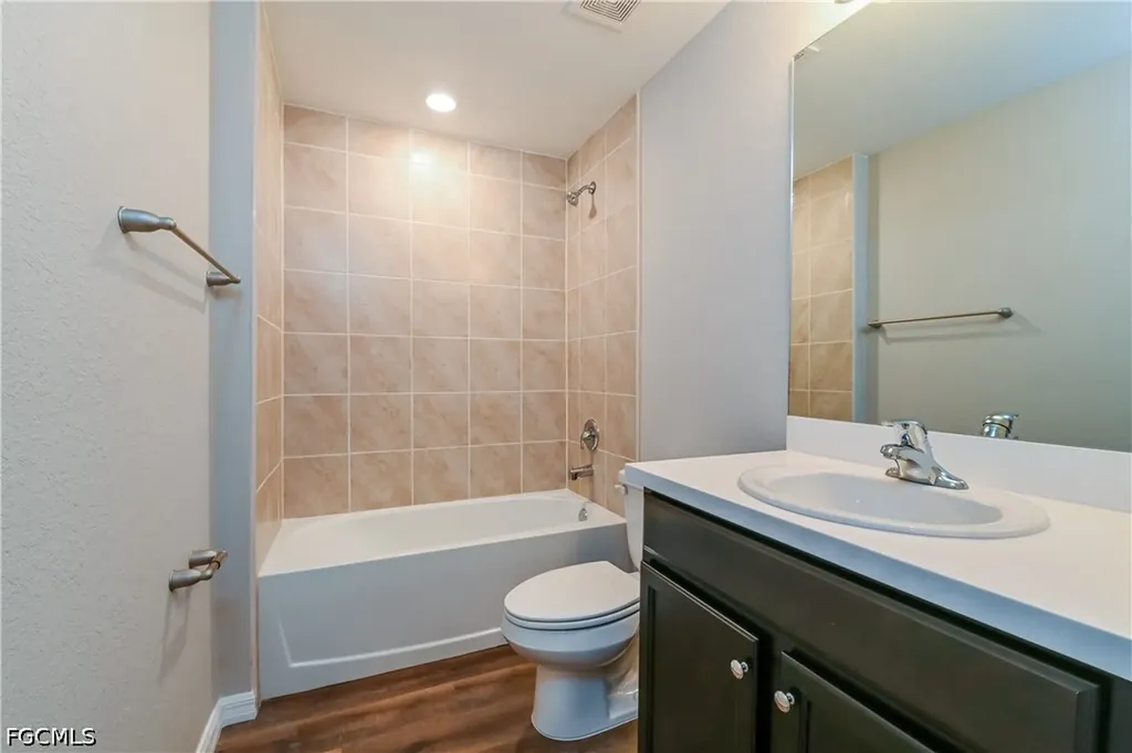 719 SW 13th Terrace Cape Coral FL 33991