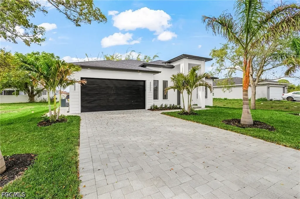 2903 10th Street SW Lehigh Acres FL 33976