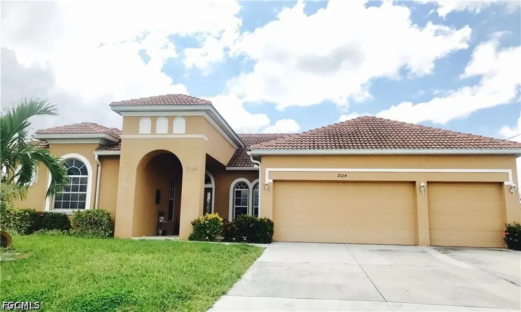 2124 Skyline Boulevard Cape Coral FL 33991