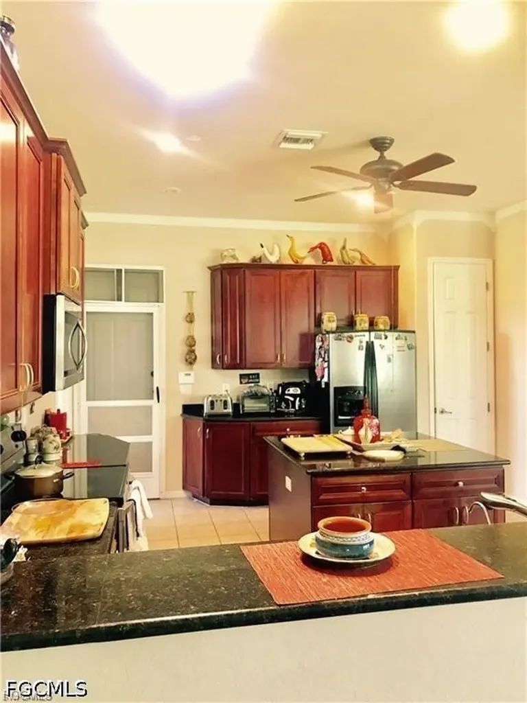 2124 Skyline Boulevard Cape Coral FL 33991
