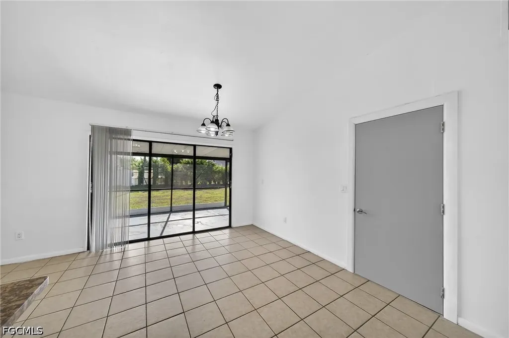 3619 SW 7th Place Cape Coral FL 33914