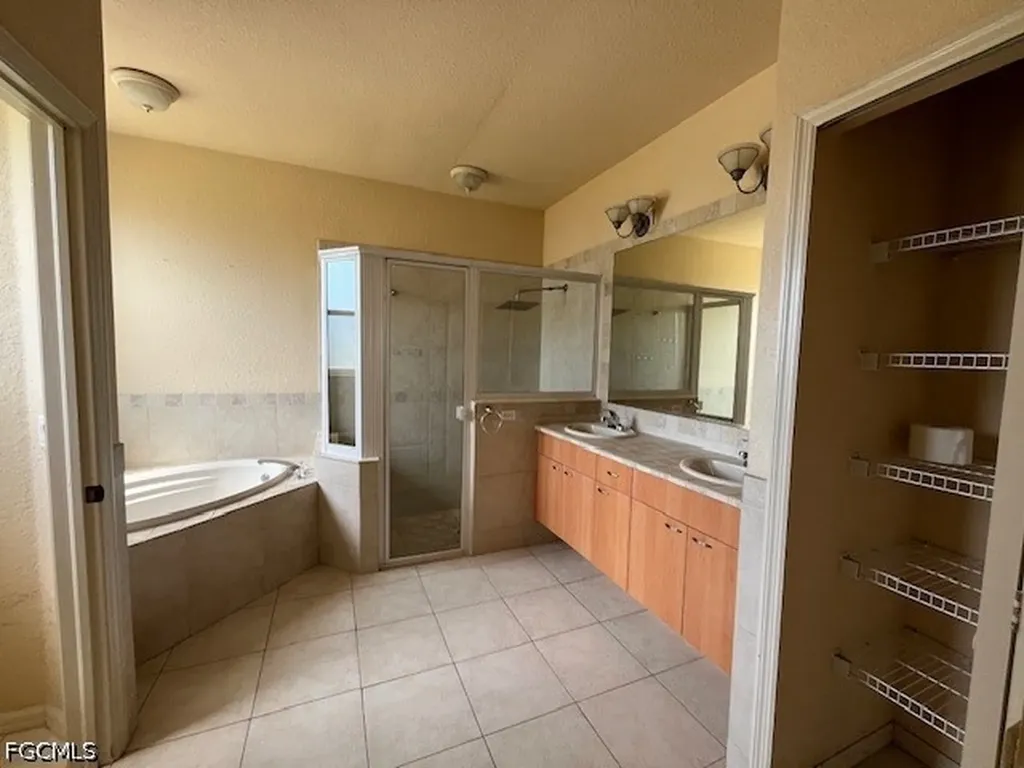 2026 SW 40th Terrace Cape Coral FL 33914