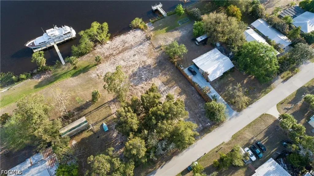 1035 W Anchor Lane Moore Haven FL 33471