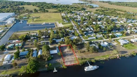 1035 W Anchor Lane Moore Haven FL 33471