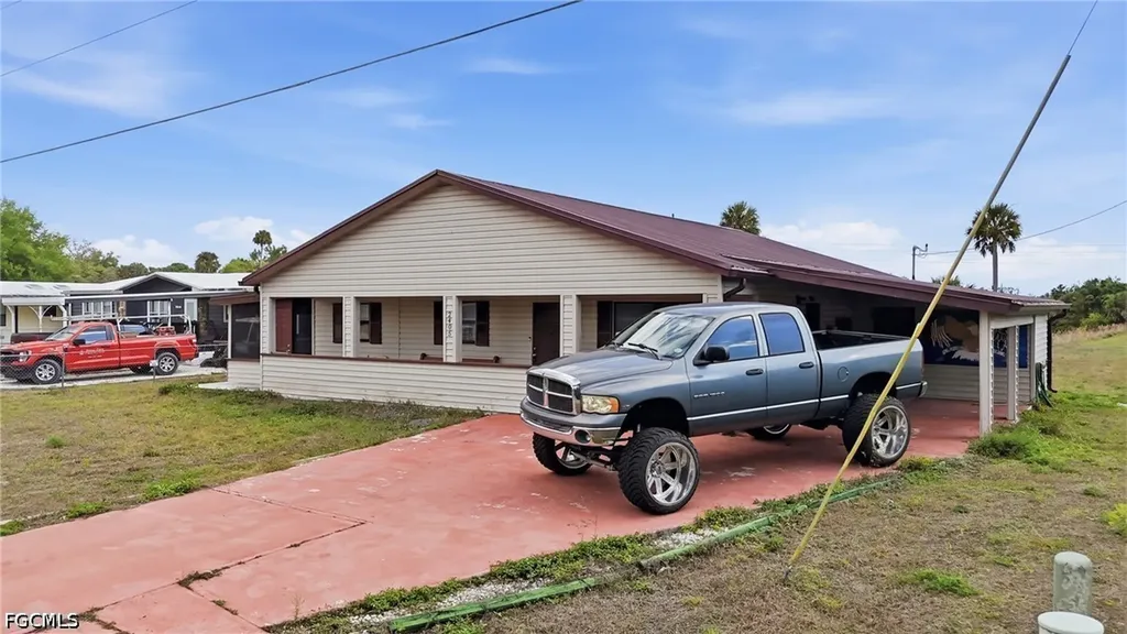 2405 Zoysia Lane North Fort Myers FL 33917