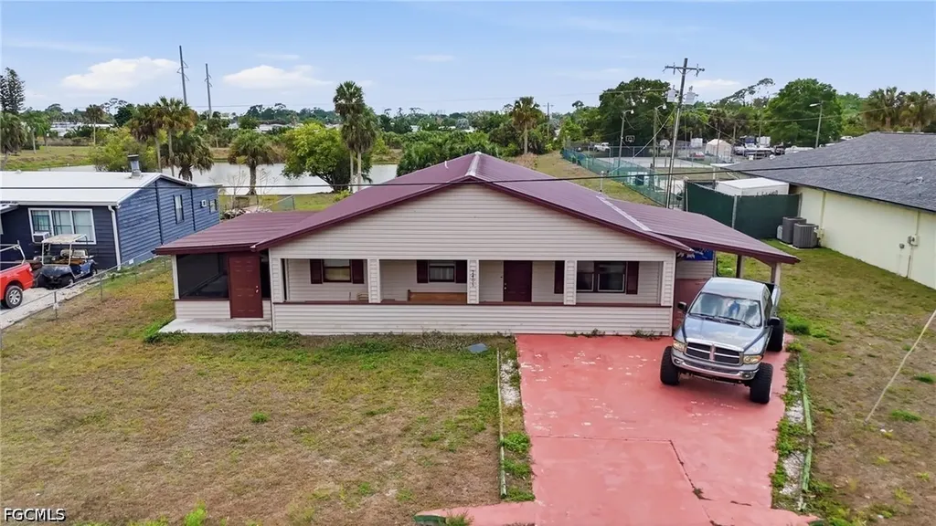 2405 Zoysia Lane North Fort Myers FL 33917