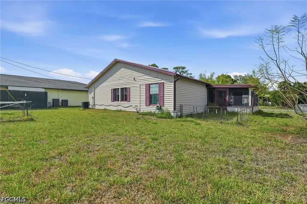 2405 Zoysia Lane North Fort Myers FL 33917