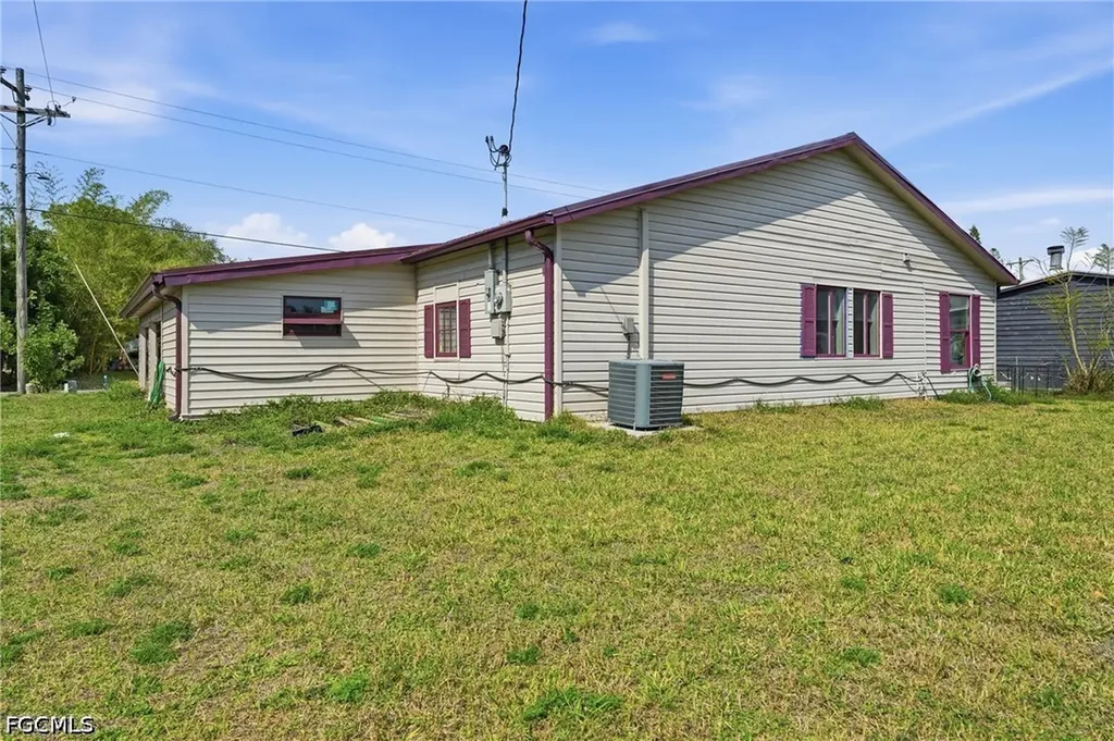 2405 Zoysia Lane North Fort Myers FL 33917