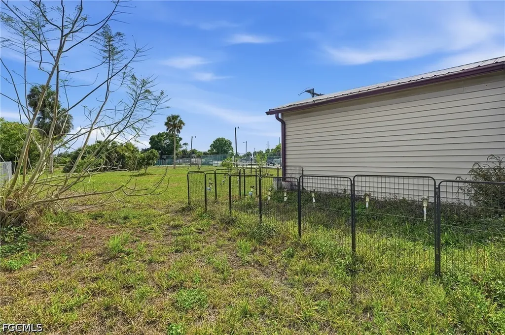 2405 Zoysia Lane North Fort Myers FL 33917