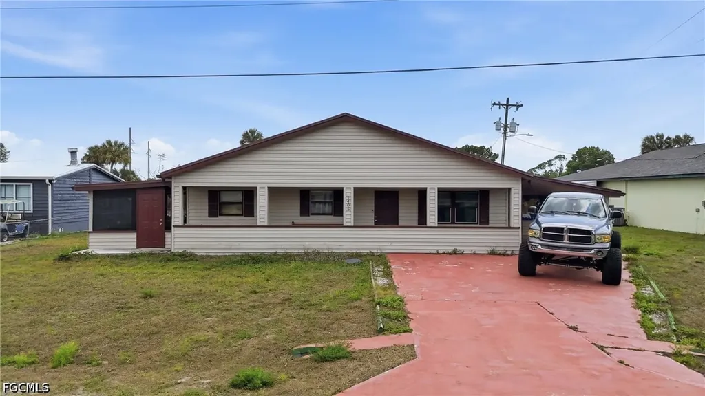 2405 Zoysia Lane North Fort Myers FL 33917