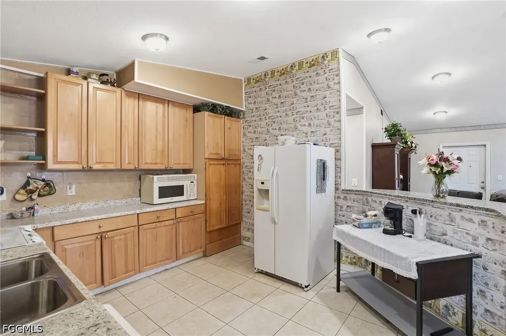 2405 Zoysia Lane North Fort Myers FL 33917