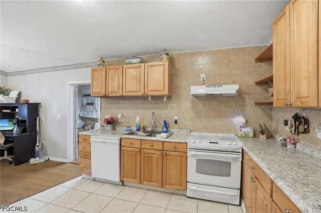 2405 Zoysia Lane North Fort Myers FL 33917