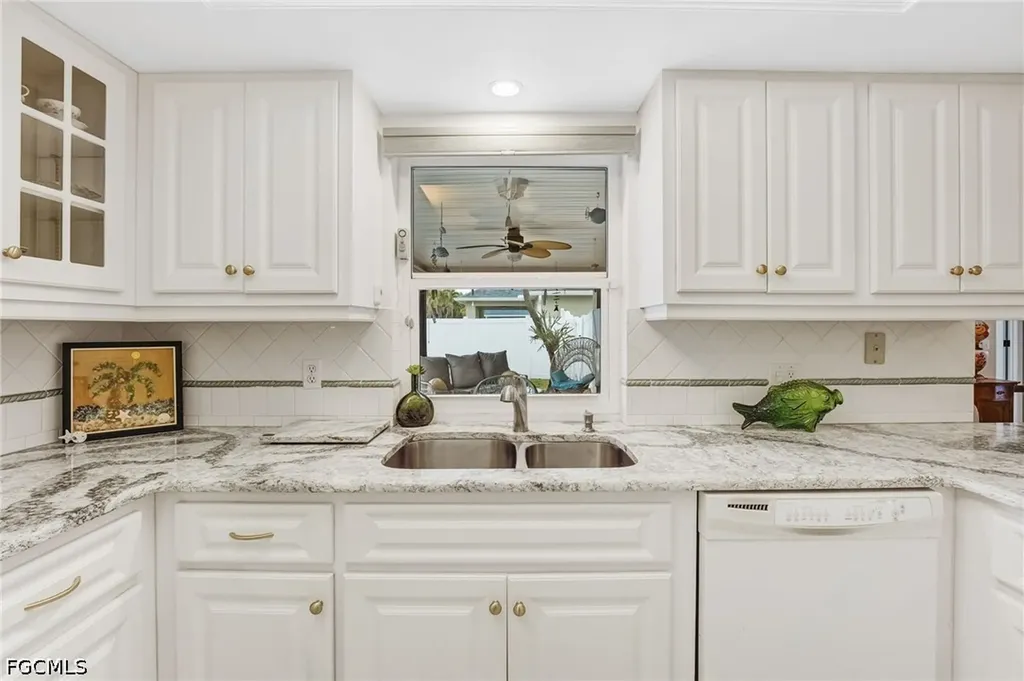 1022 SE 17th Avenue Cape Coral FL 33990