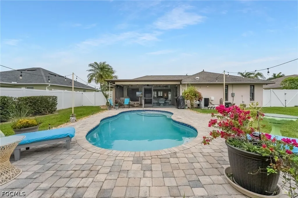 1022 SE 17th Avenue Cape Coral FL 33990