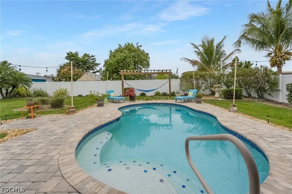 1022 SE 17th Avenue Cape Coral FL 33990