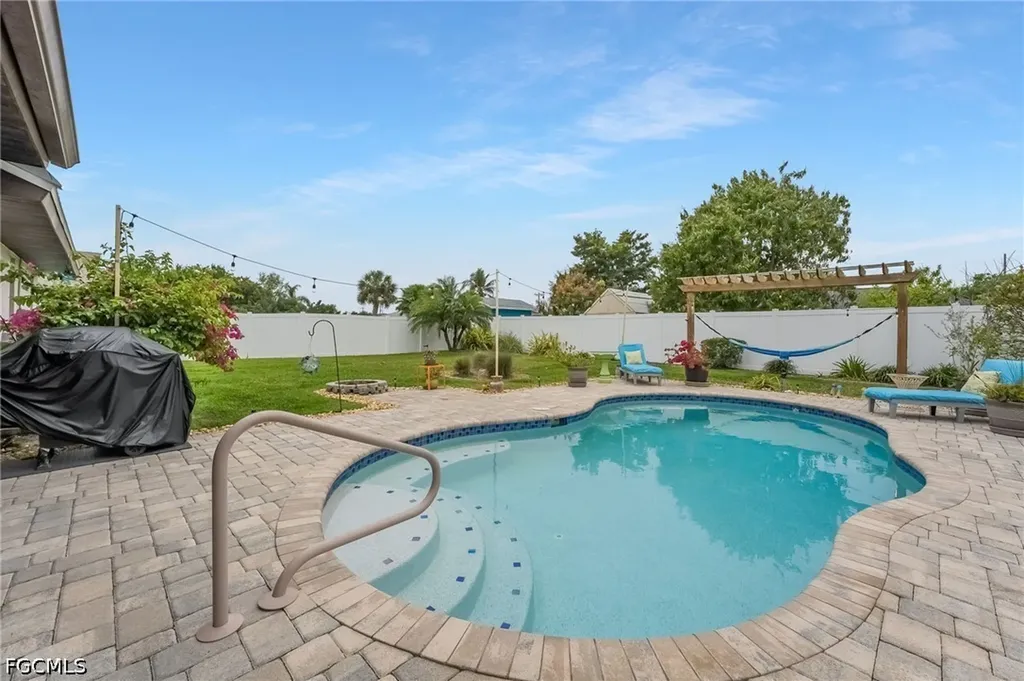 1022 SE 17th Avenue Cape Coral FL 33990