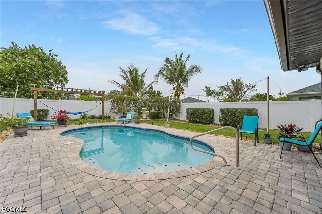 1022 SE 17th Avenue Cape Coral FL 33990