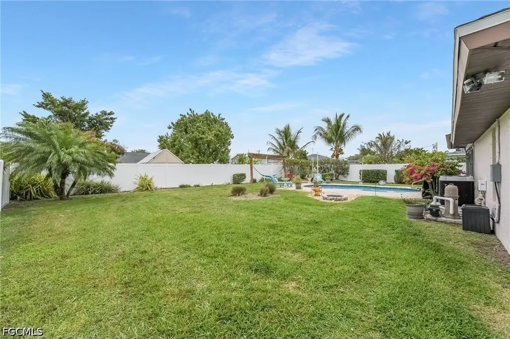 1022 SE 17th Avenue Cape Coral FL 33990