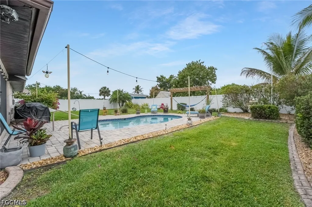 1022 SE 17th Avenue Cape Coral FL 33990