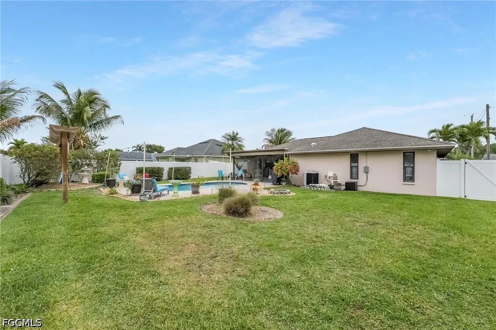 1022 SE 17th Avenue Cape Coral FL 33990