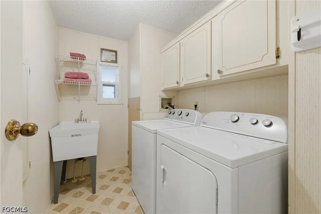 508 Pine Tree Court North Fort Myers FL 33917