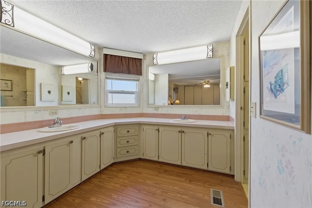 508 Pine Tree Court North Fort Myers FL 33917