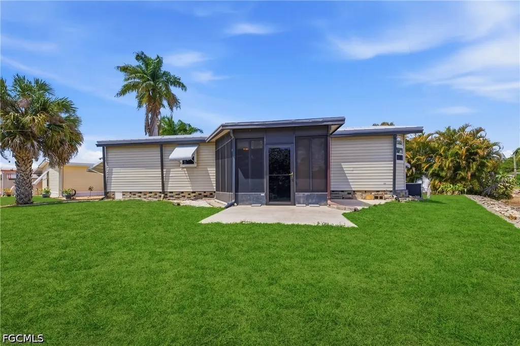 508 Pine Tree Court North Fort Myers FL 33917