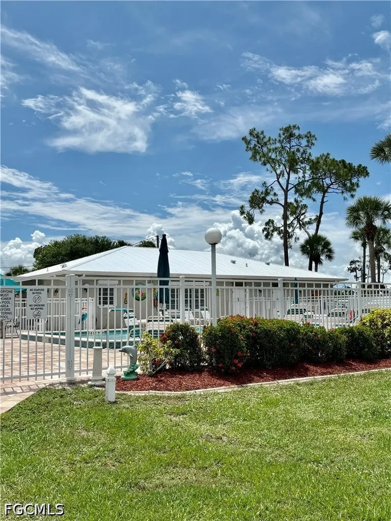508 Pine Tree Court North Fort Myers FL 33917