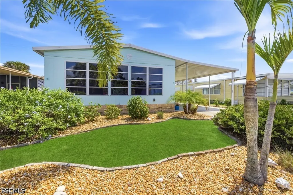 726 Knotty Pine Circle North Fort Myers FL 33917