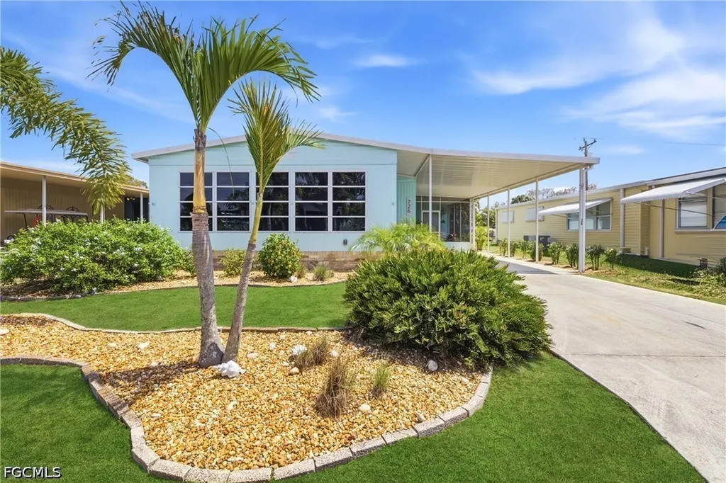 726 Knotty Pine Circle North Fort Myers FL 33917