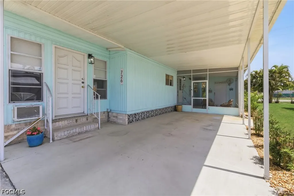 726 Knotty Pine Circle North Fort Myers FL 33917