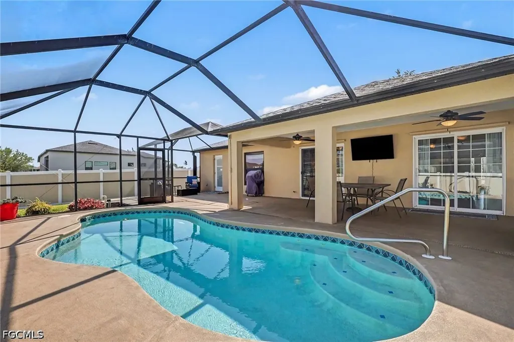 211 NW 26th Avenue Cape Coral FL 33993